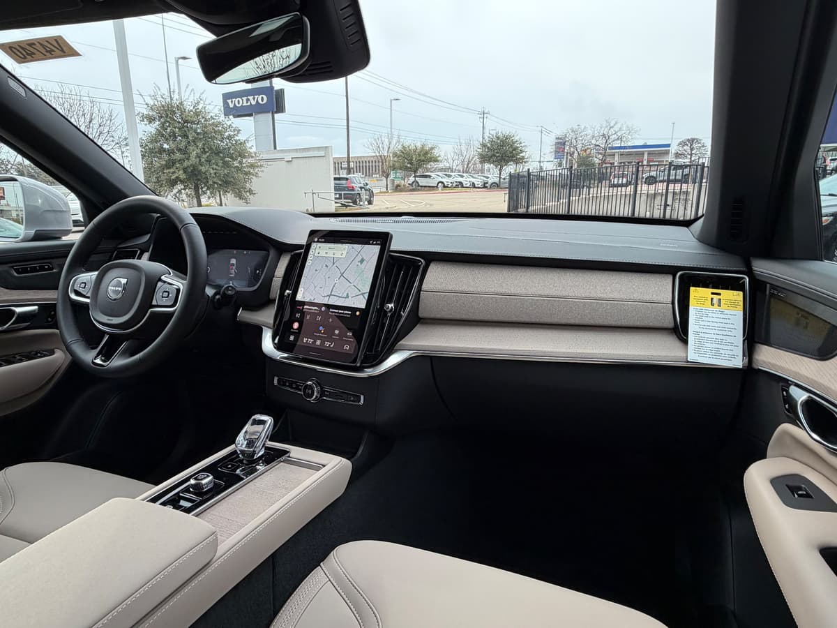 2026 Volvo XC90 - Image 11