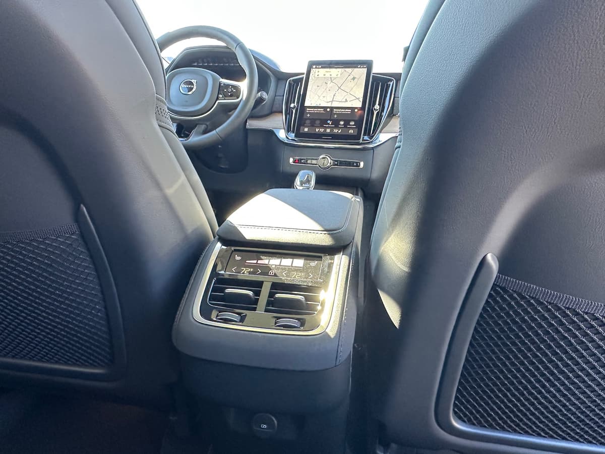 2026 Volvo XC90 - Image 12