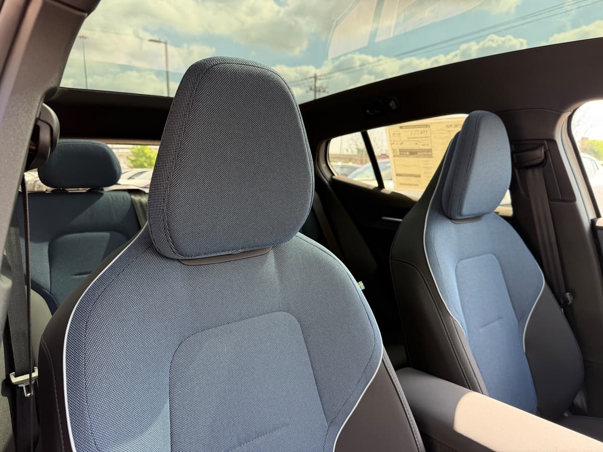 2026 Volvo EX30 - Image 9