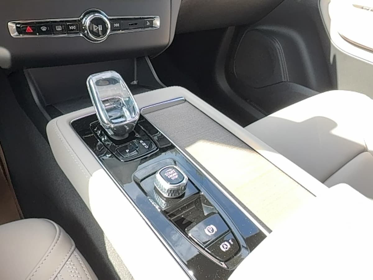 2026 Volvo XC90 - Image 24