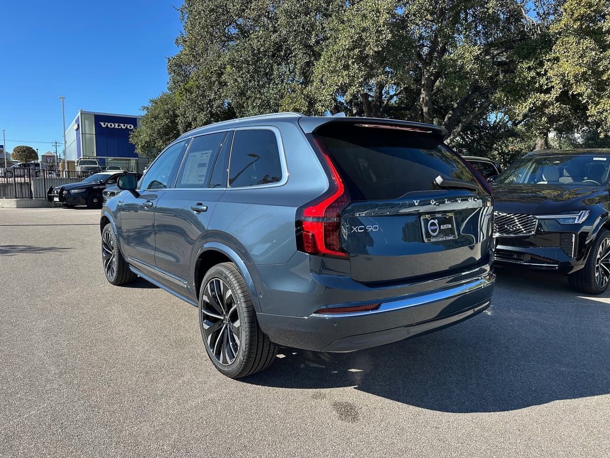 2026 Volvo XC90 - Image 4