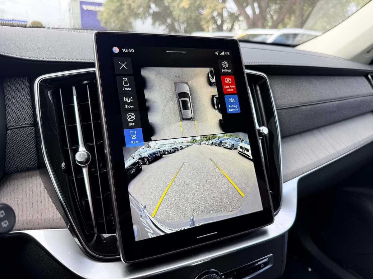 2026 Volvo XC90 - Image 22