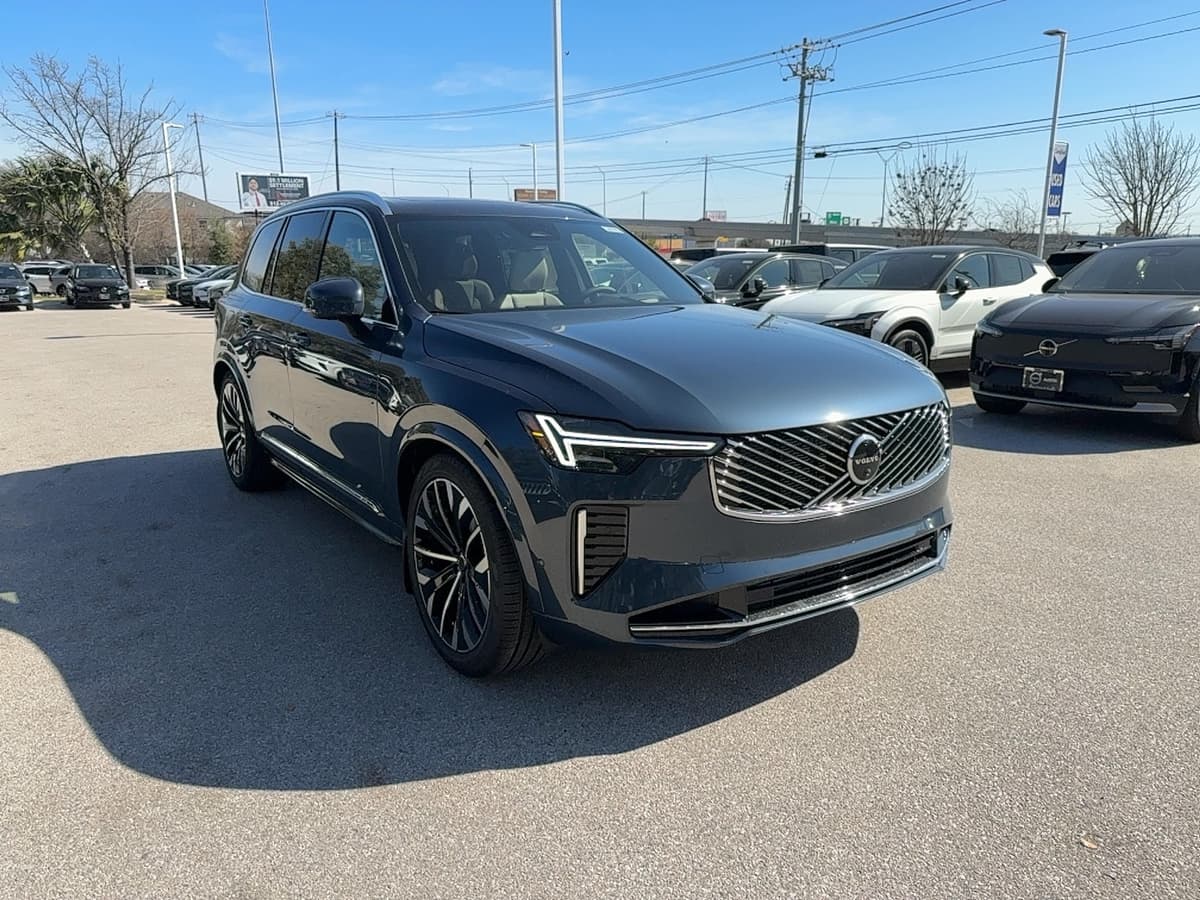 2026 Volvo XC90 plug-in hybrid - Image 8