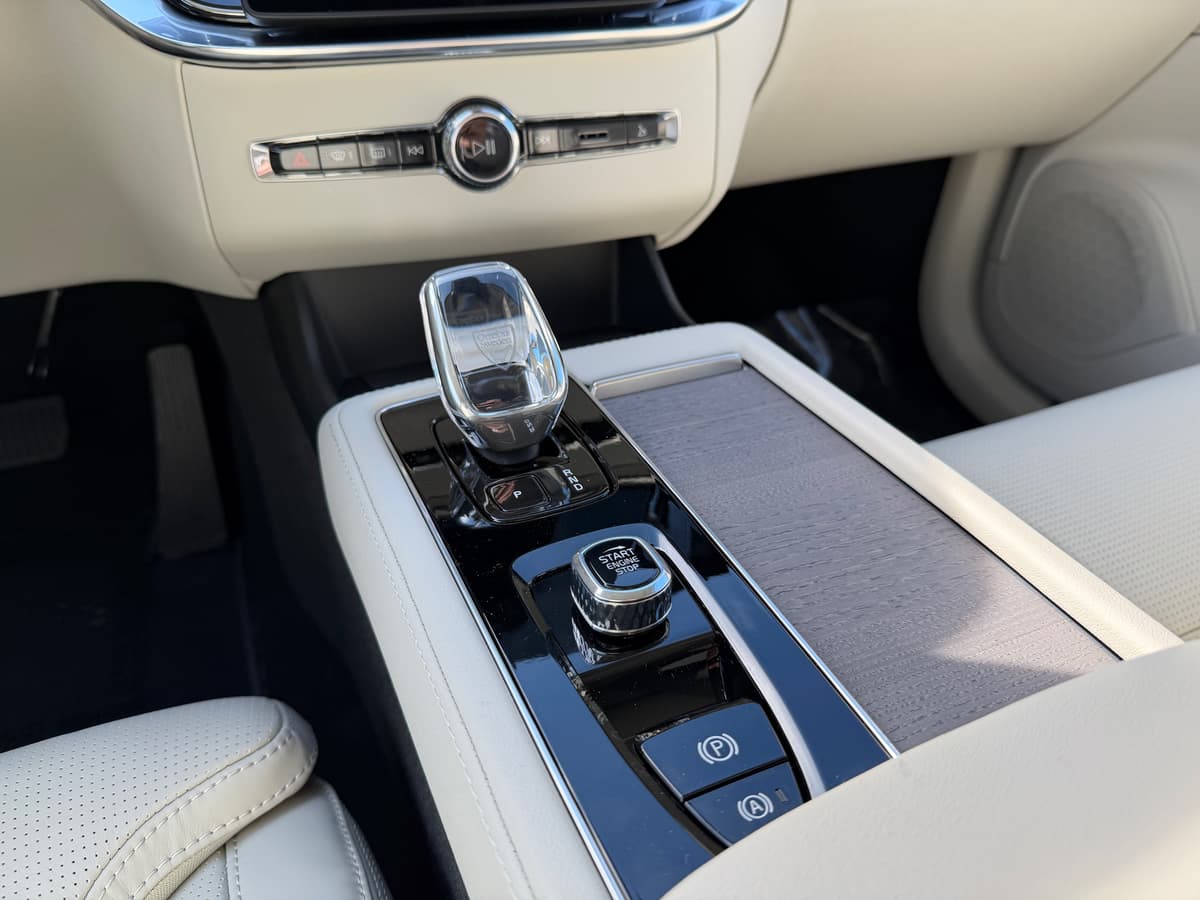 2026 Volvo XC90 - Image 14