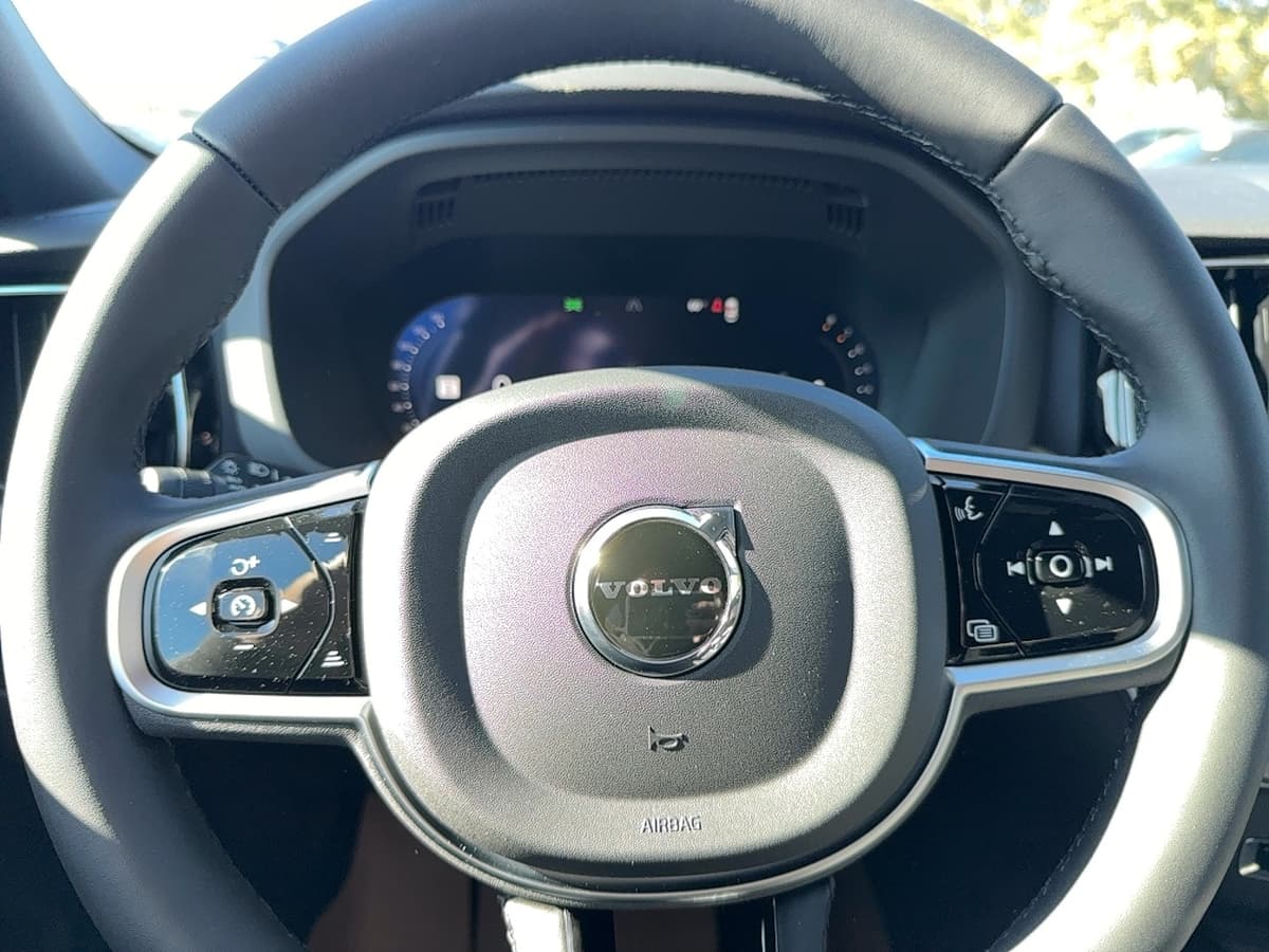 2026 Volvo XC60 - Image 20