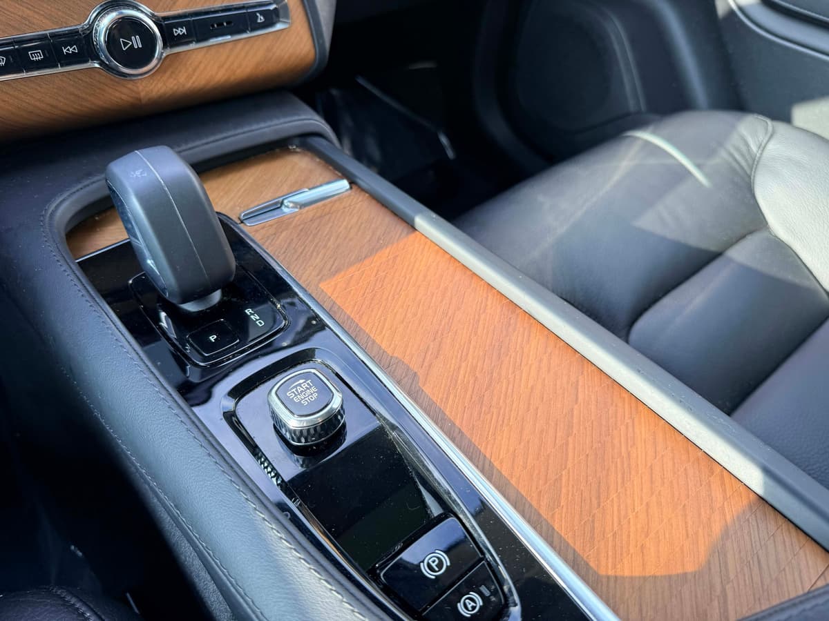 2023 Volvo XC90 Recharge Plug-In Hybrid - Image 23