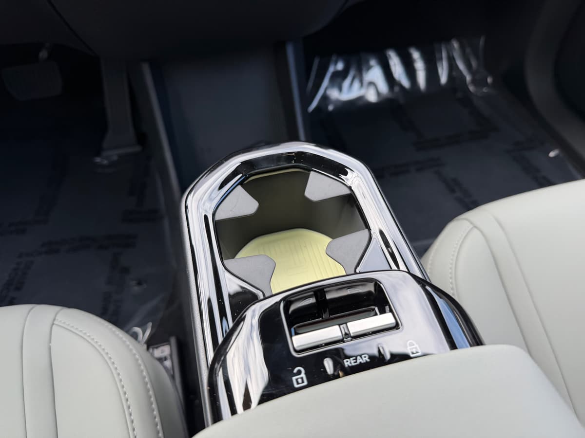 2026 Volvo EX30 Cross Country - Image 14