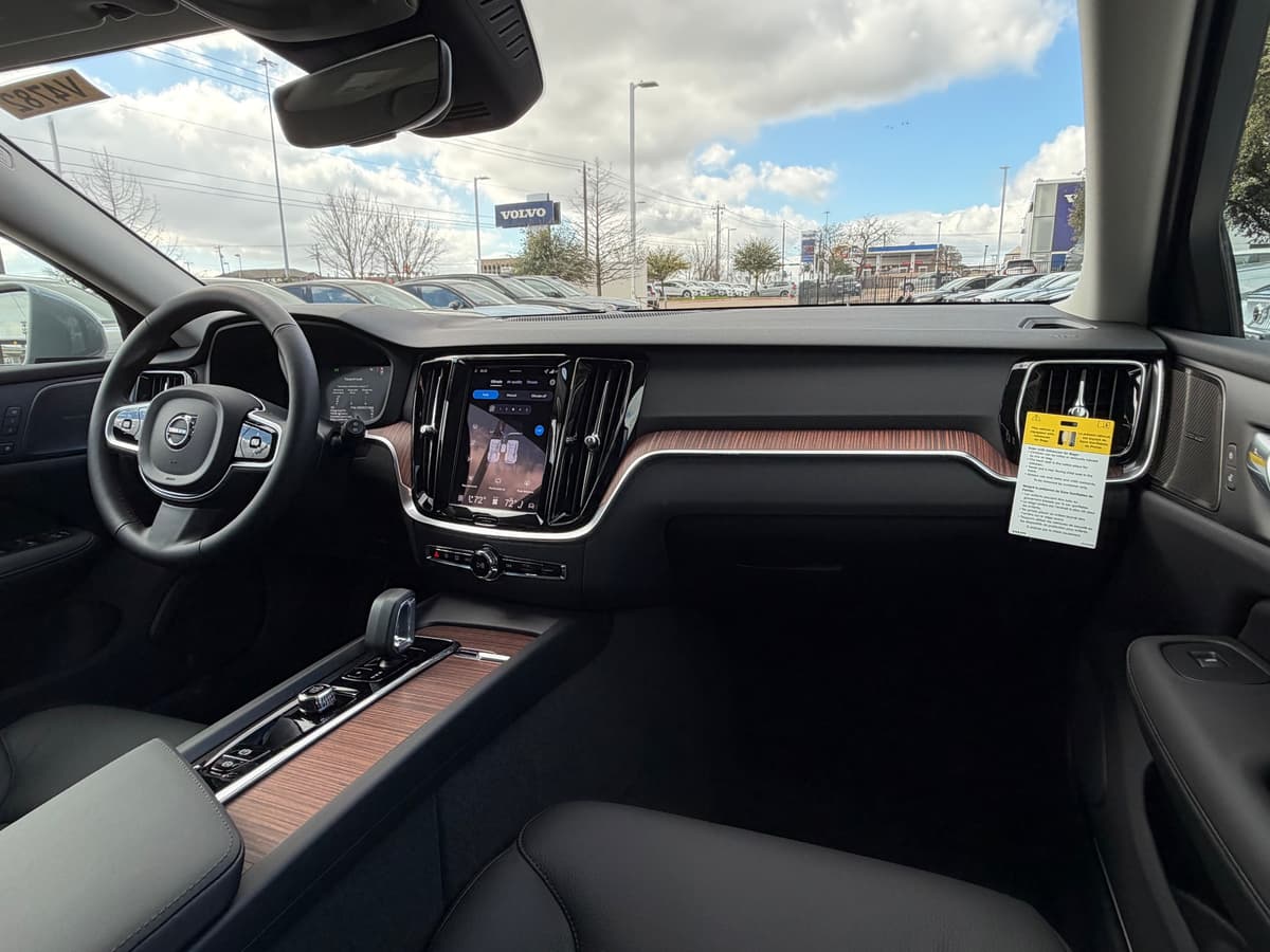 2026 Volvo V60 Cross Country - Image 10