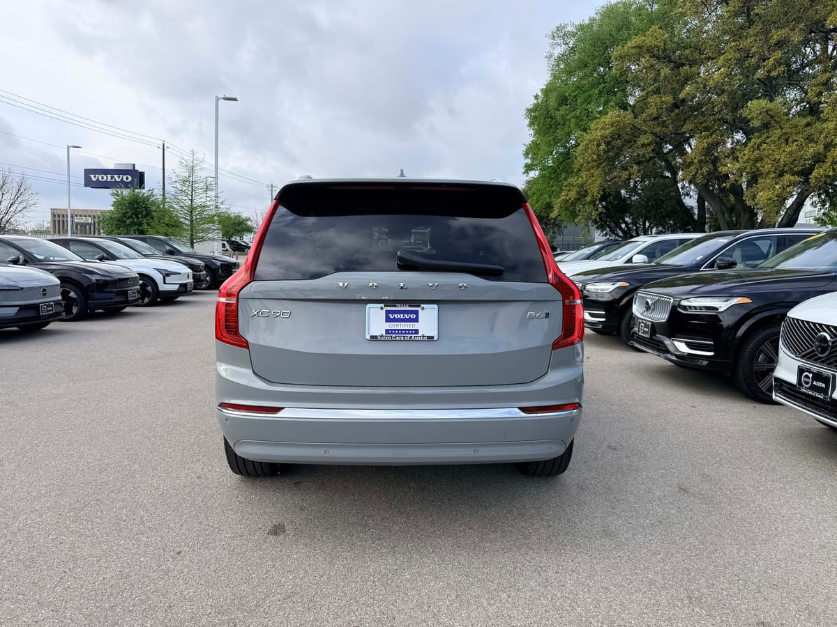 2025 Volvo XC90 - Image 5