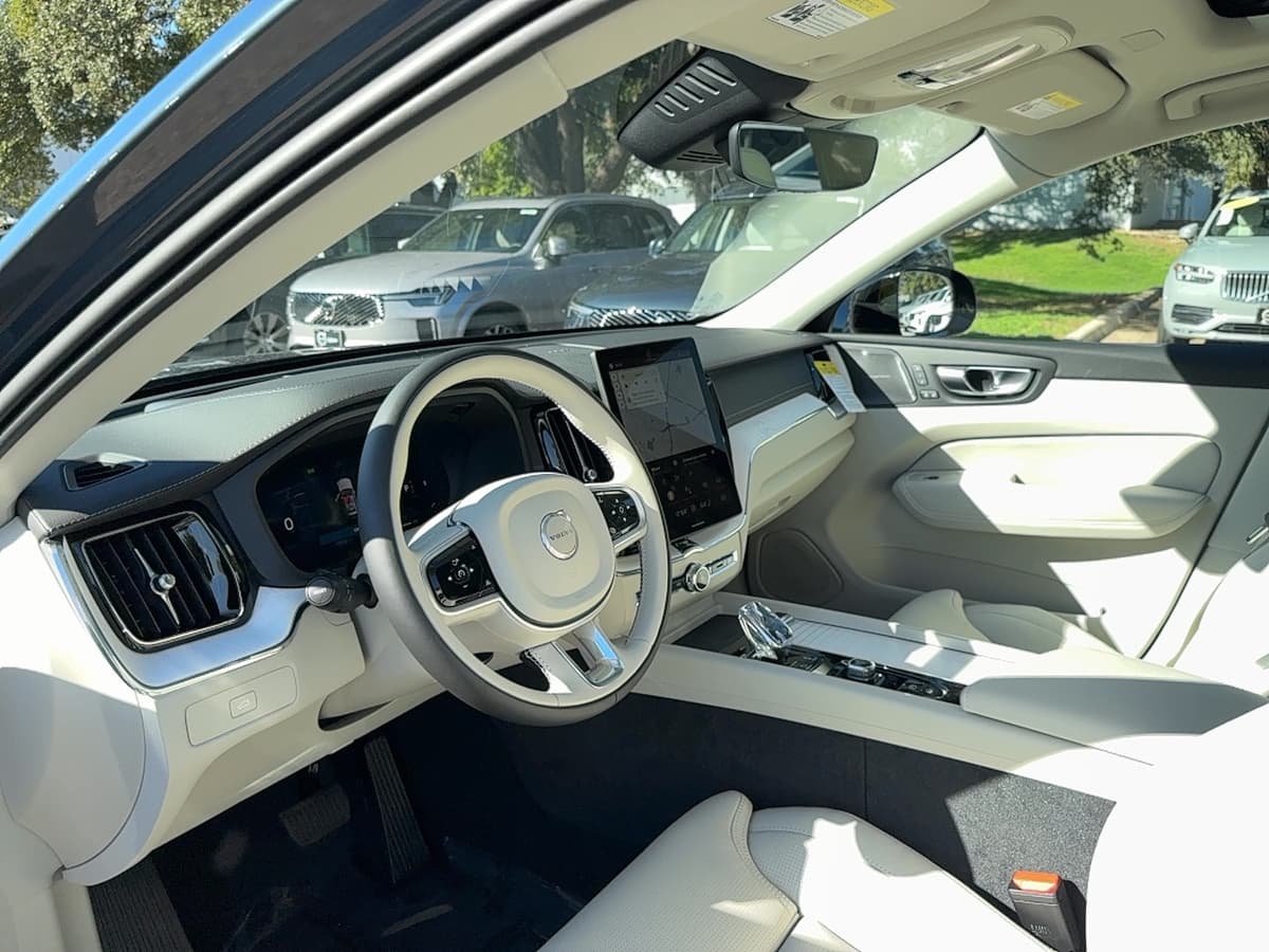 2026 Volvo XC60 - Image 11