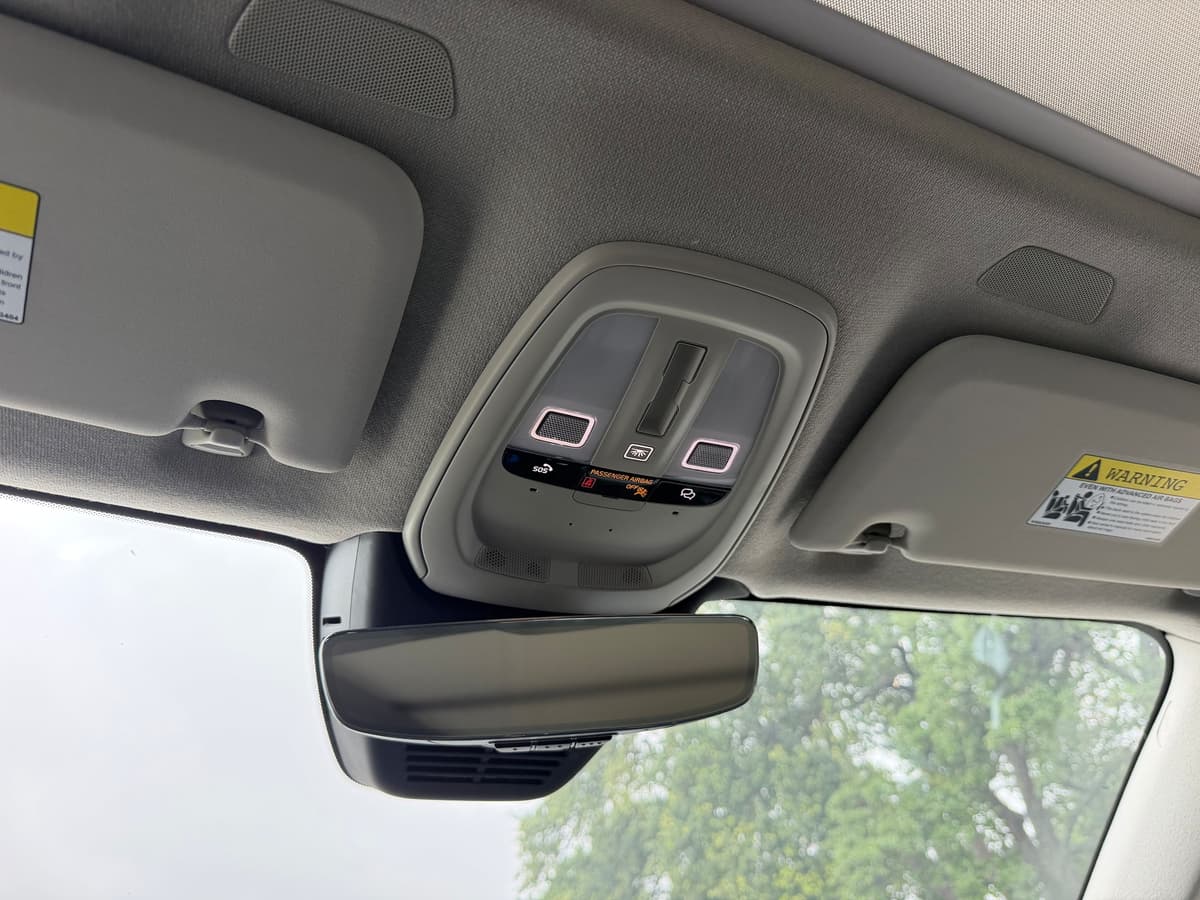 2026 Volvo XC40 - Image 15