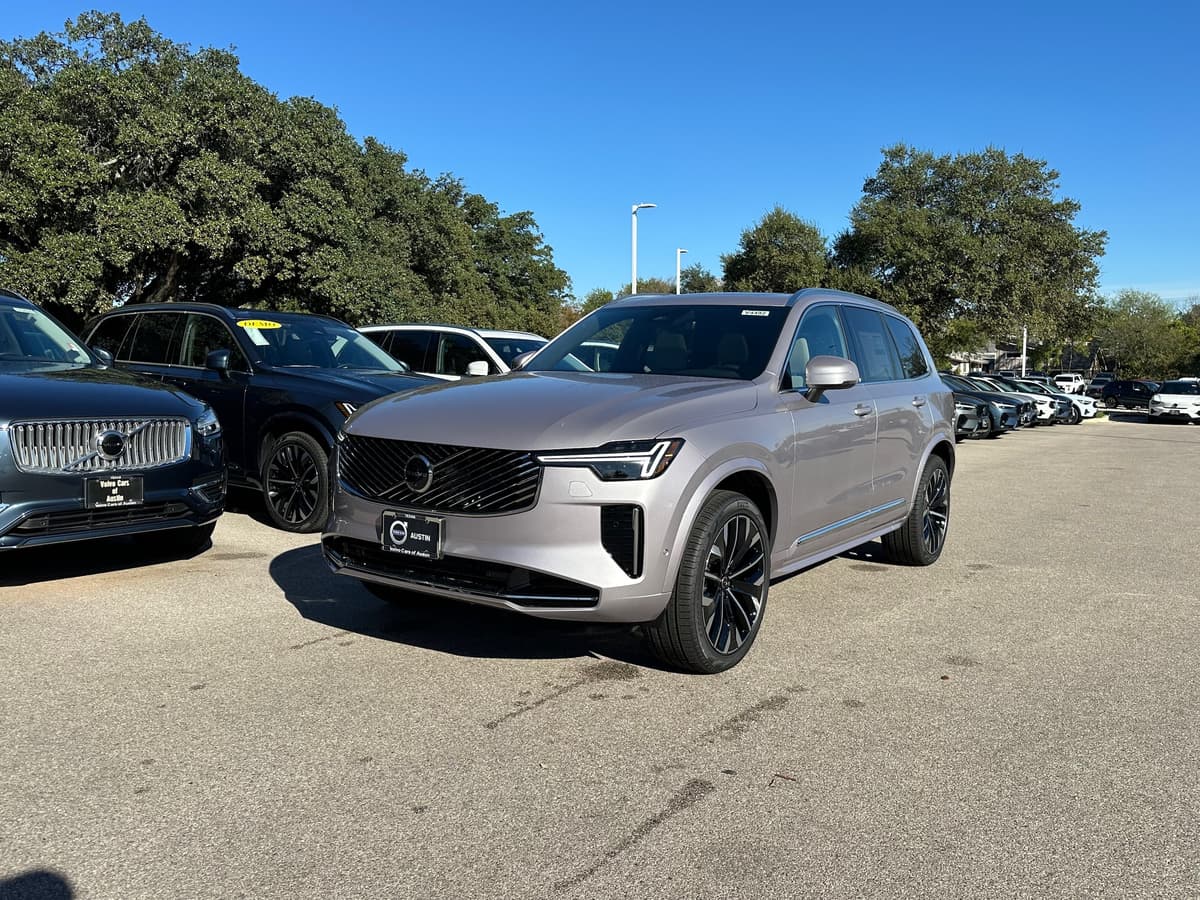 2026 Volvo XC90 - Image 2