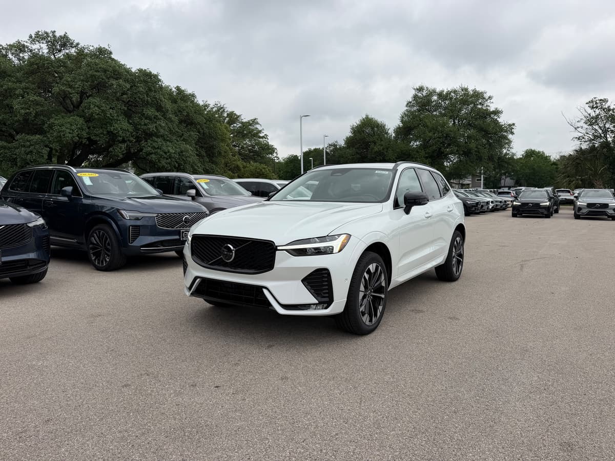 2026 Volvo XC60 - Image 2