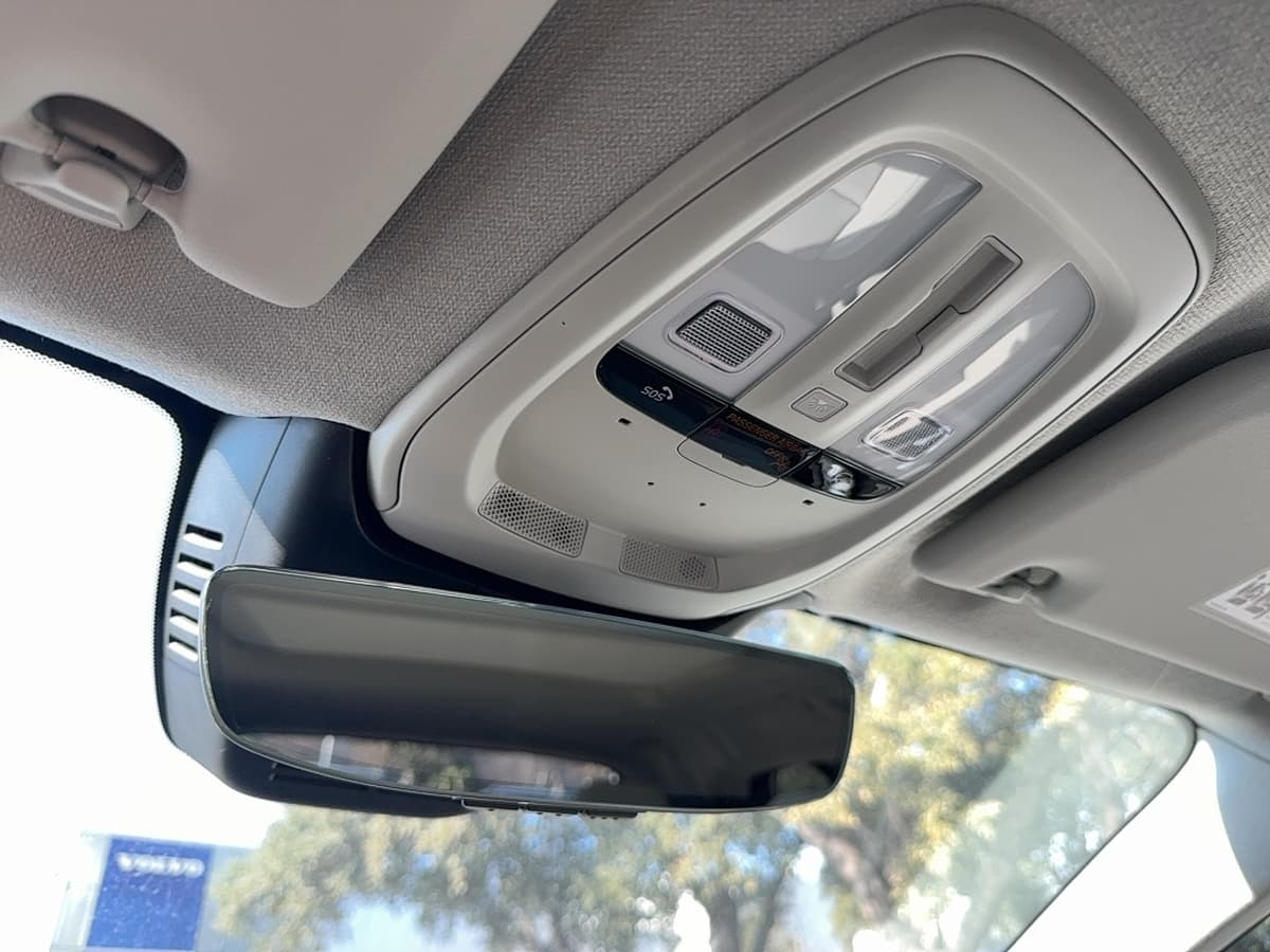 2026 Volvo XC40 - Image 21