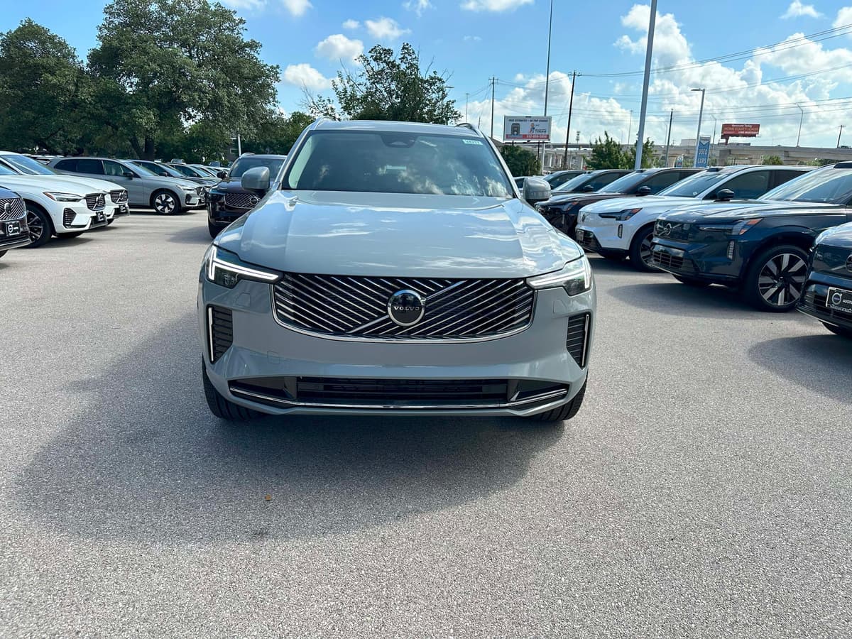 2026 Volvo XC90 - Image 9