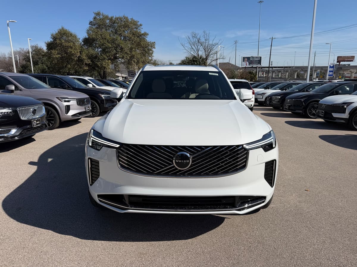 2026 Volvo XC90 plug-in hybrid - Image 6