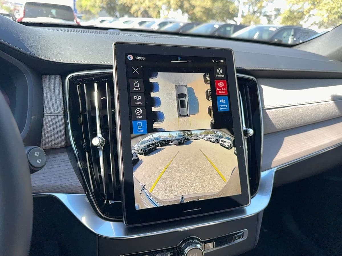 2026 Volvo XC90 plug-in hybrid - Image 22