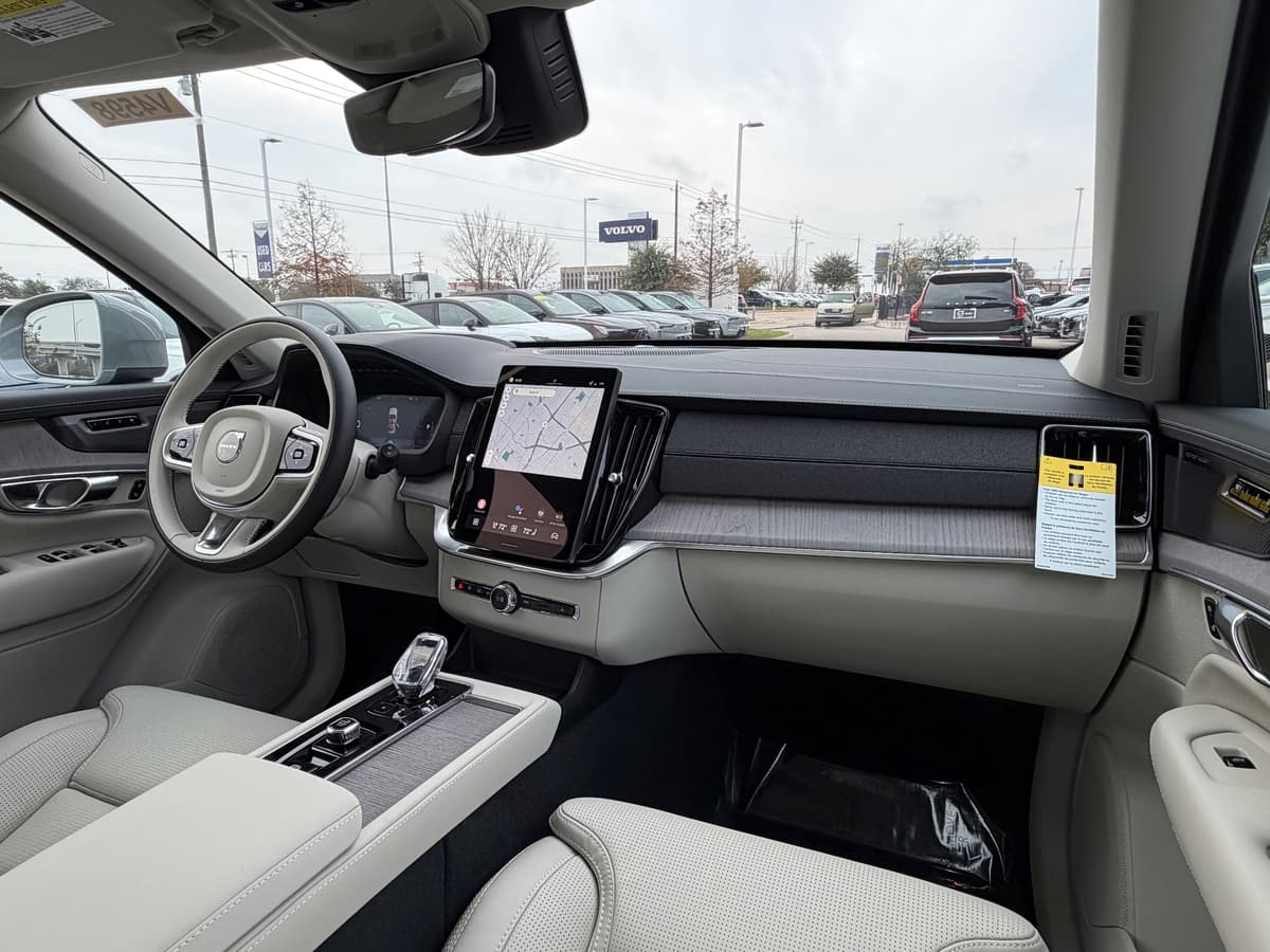 2026 Volvo XC90 - Image 11