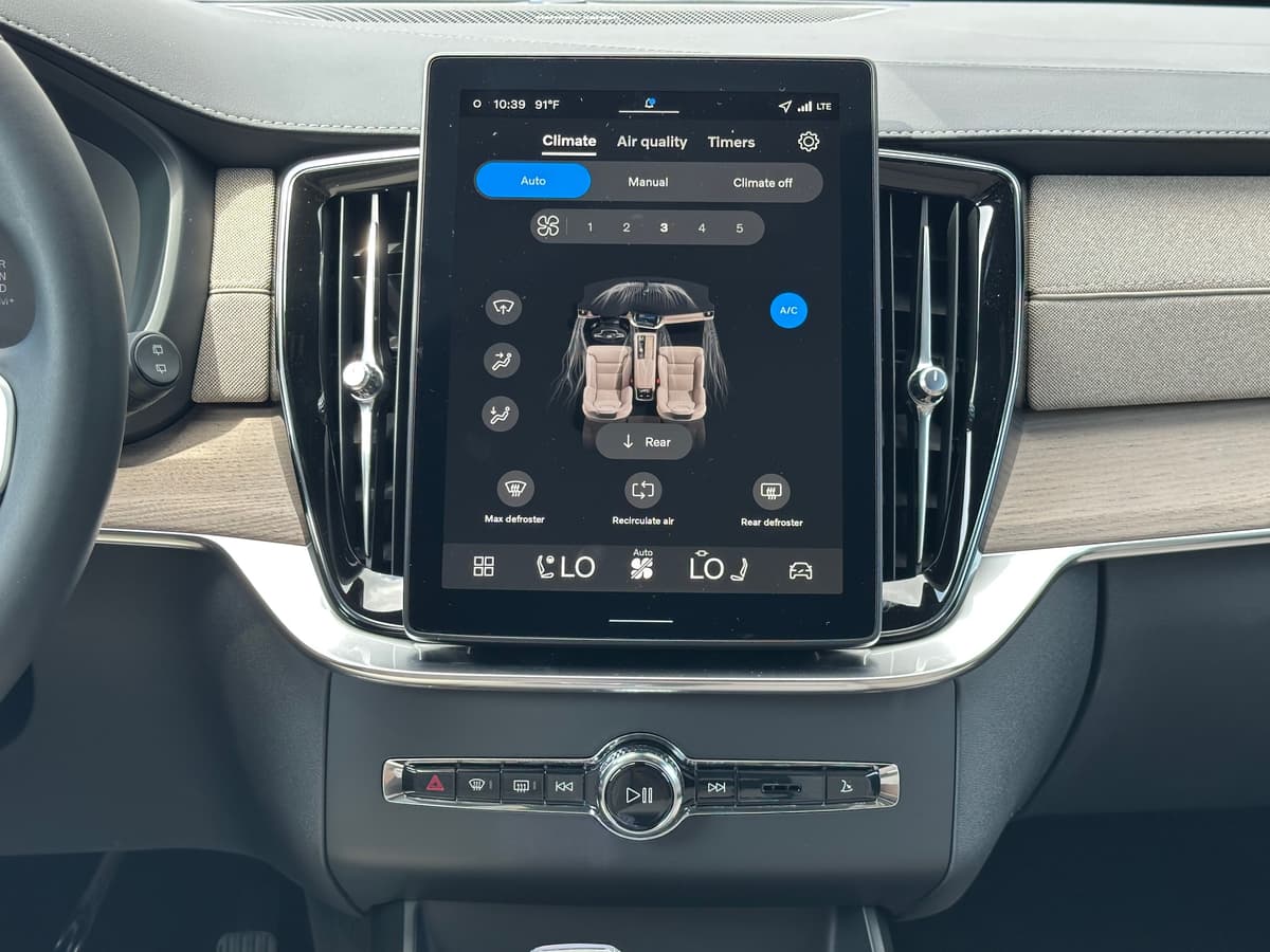 2026 Volvo XC90 - Image 13