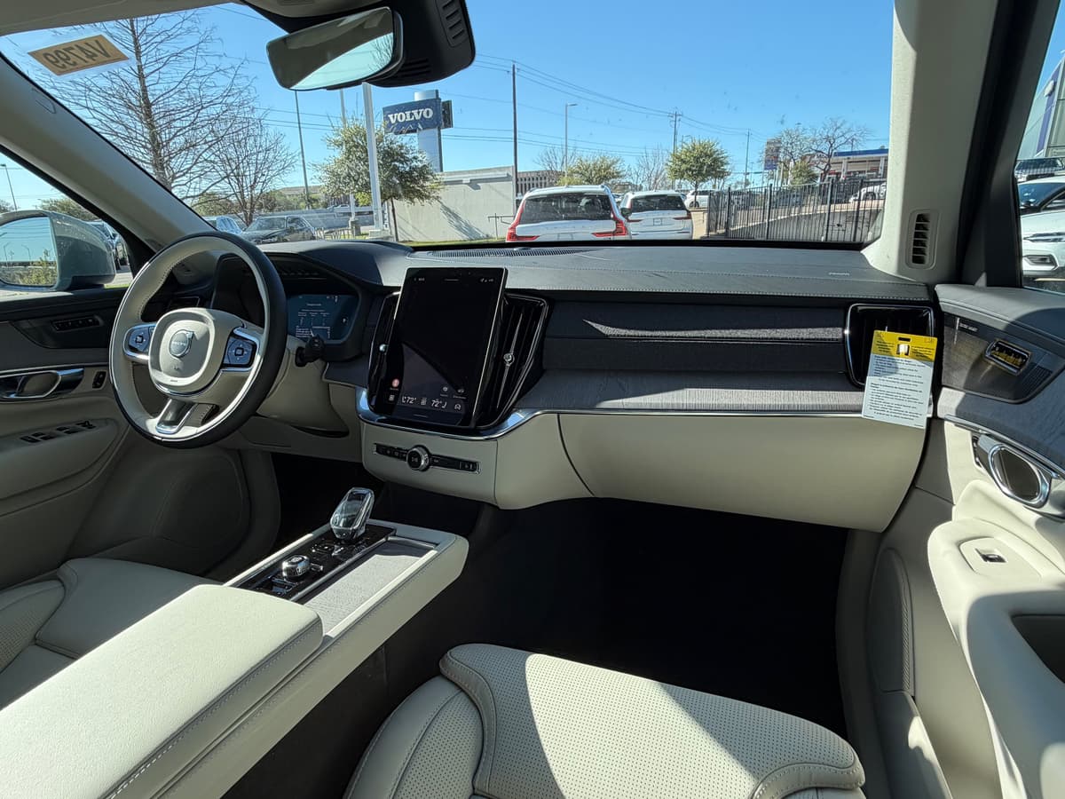 2026 Volvo XC90 - Image 11