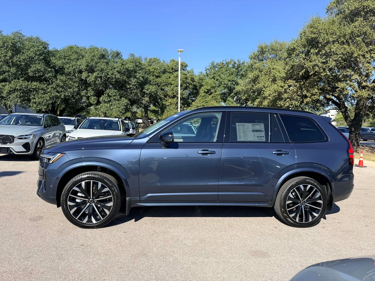 2026 Volvo XC90 - Image 3