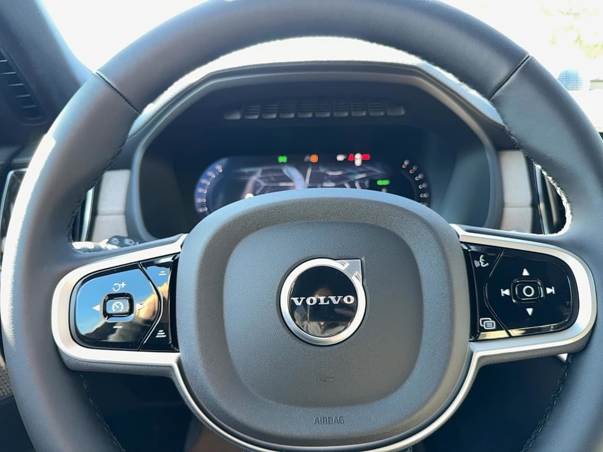 2026 Volvo XC90 plug-in hybrid - Image 19