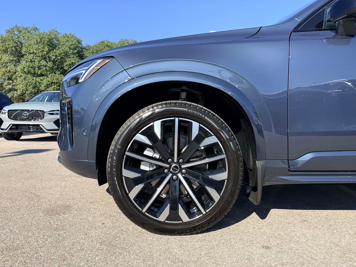 2026 Volvo XC90 - Image 8