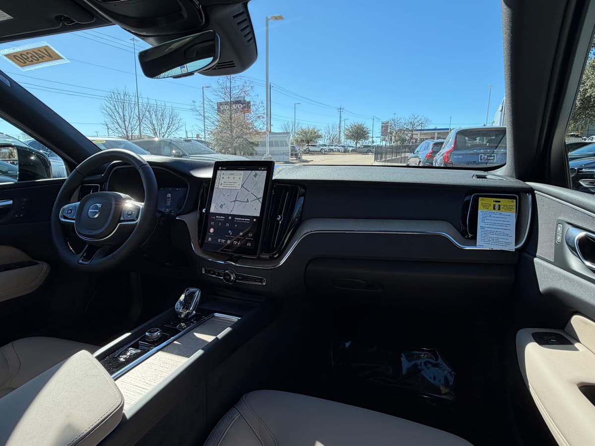 2026 Volvo XC60 - Image 10