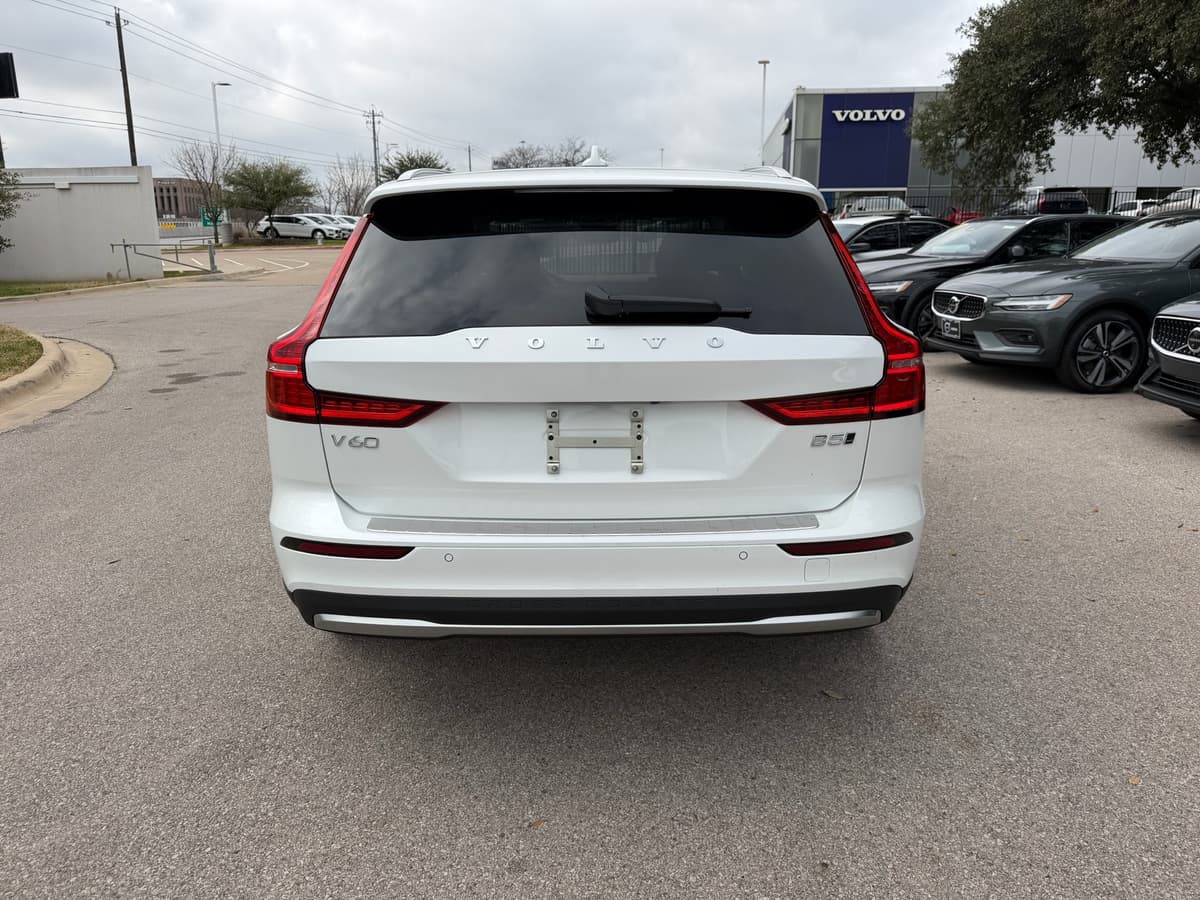 2026 Volvo V60 Cross Country - Image 5
