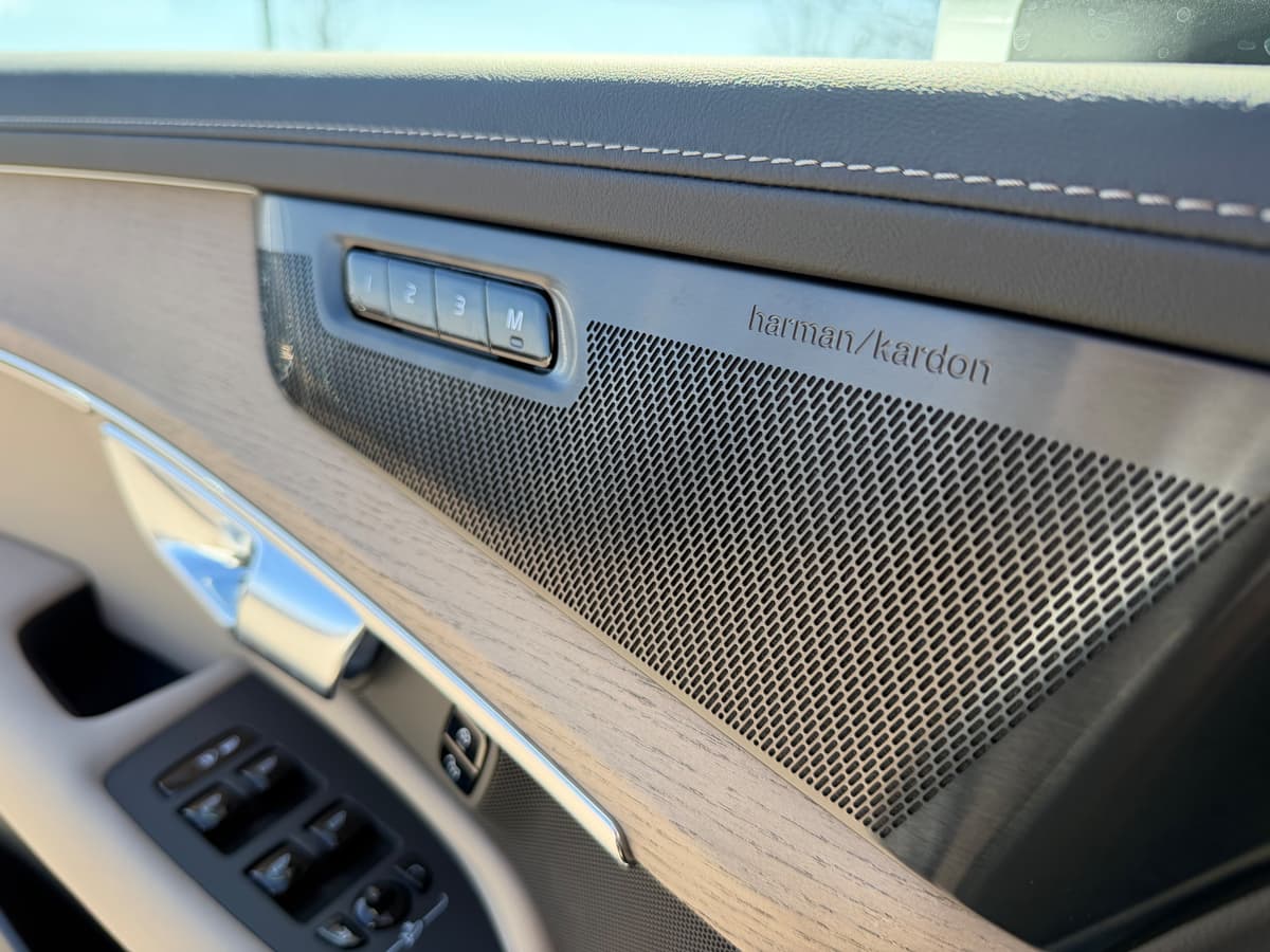 2026 Volvo XC90 - Image 18
