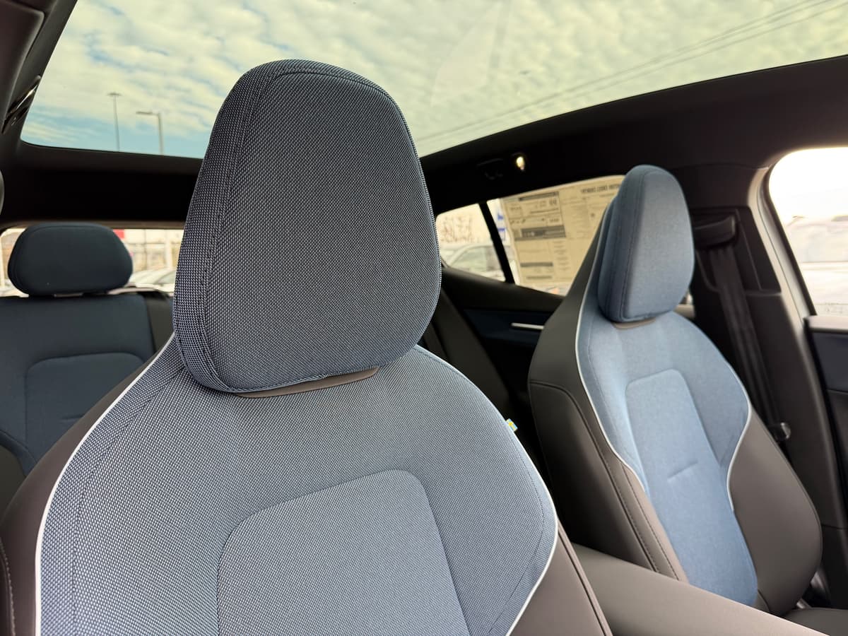 2026 Volvo EX30 Cross Country - Image 9