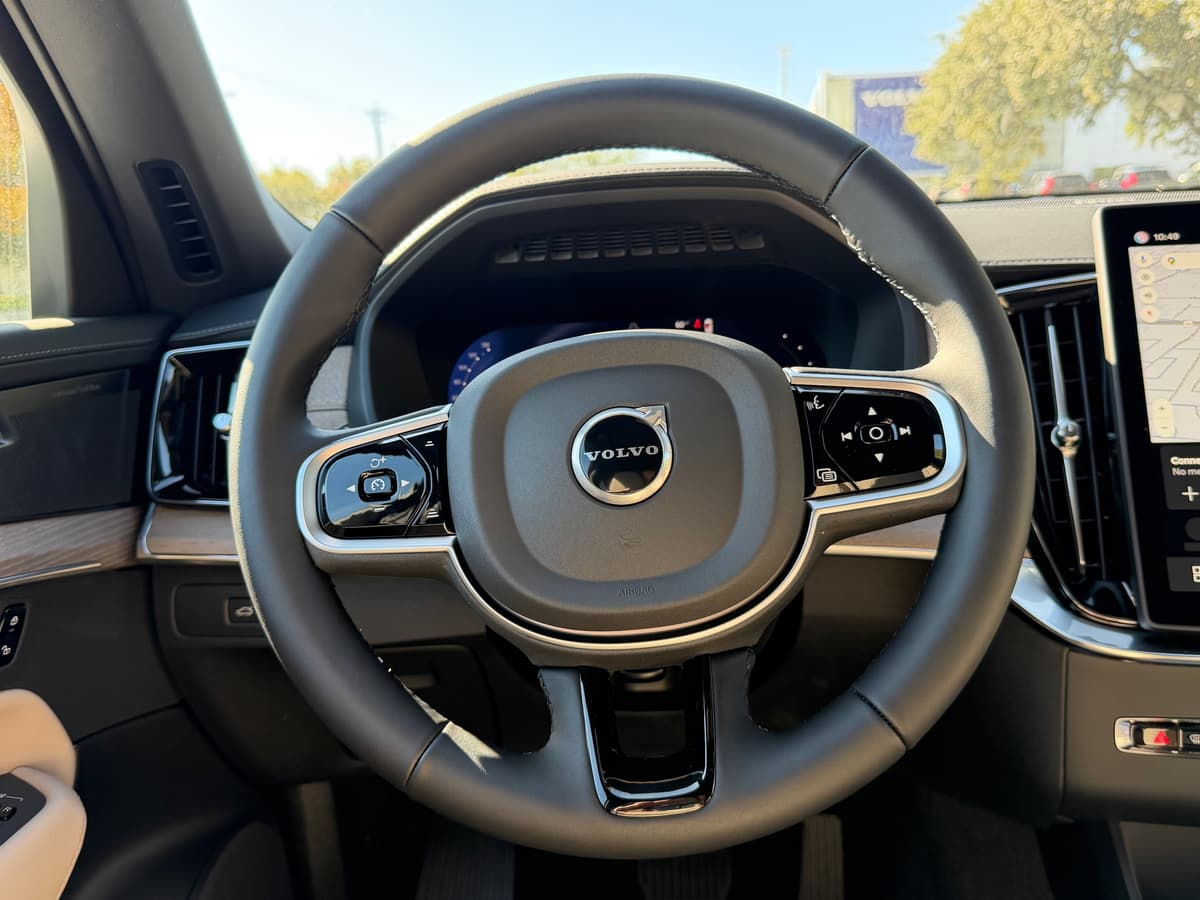 2026 Volvo XC90 plug-in hybrid - Image 14