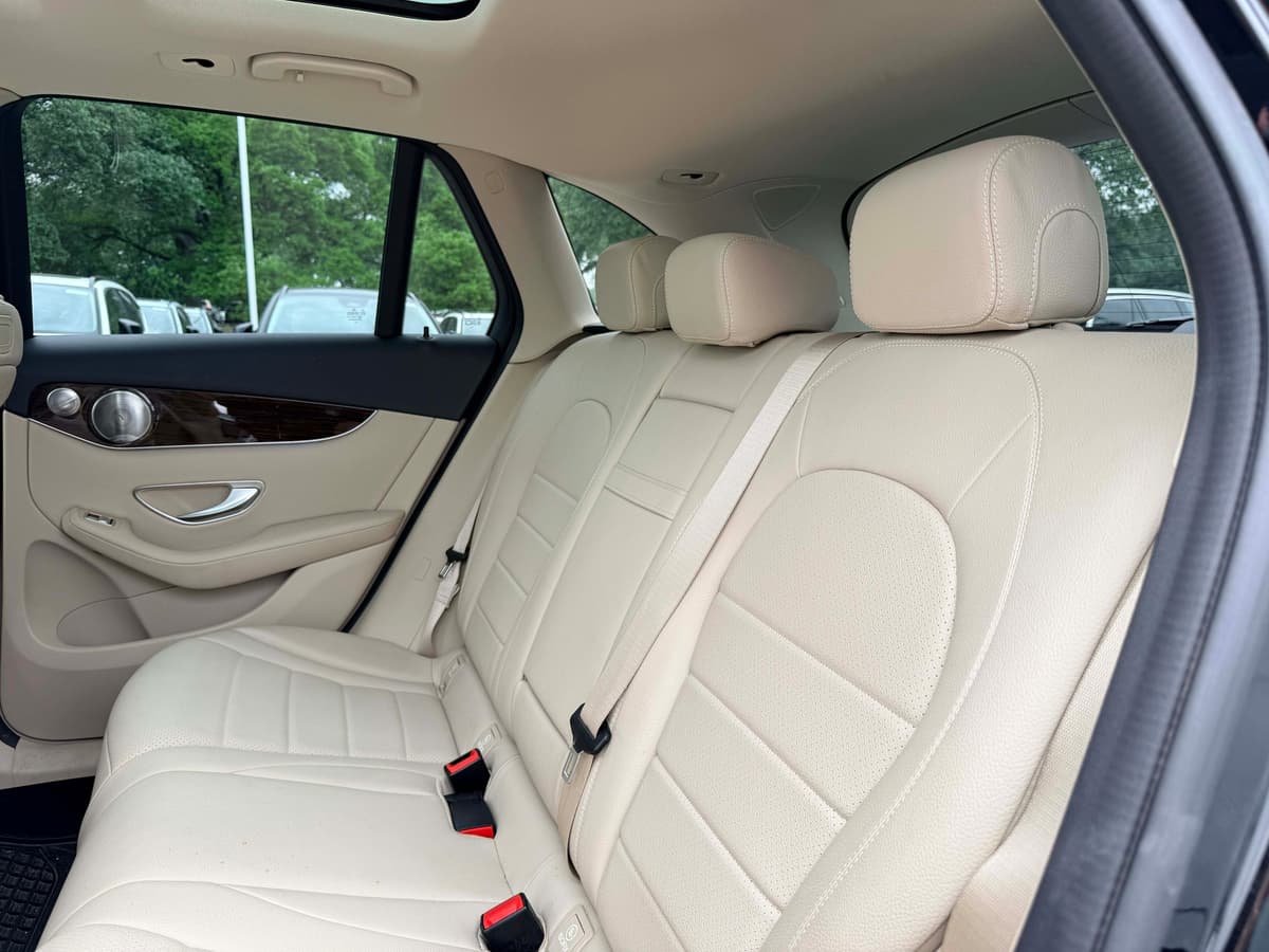 2019 Mercedes-Benz GLC 300 - Image 14