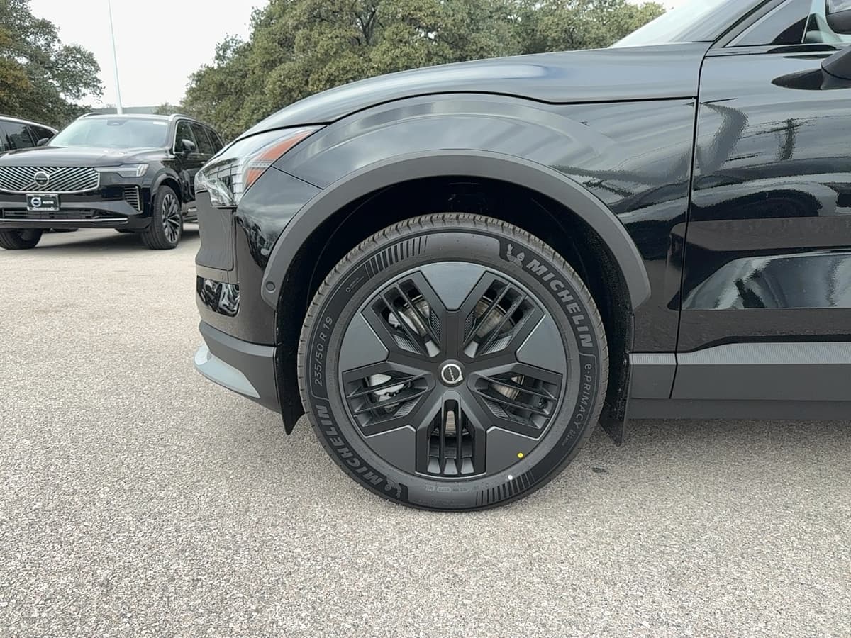 2026 Volvo EX30 Cross Country - Image 9