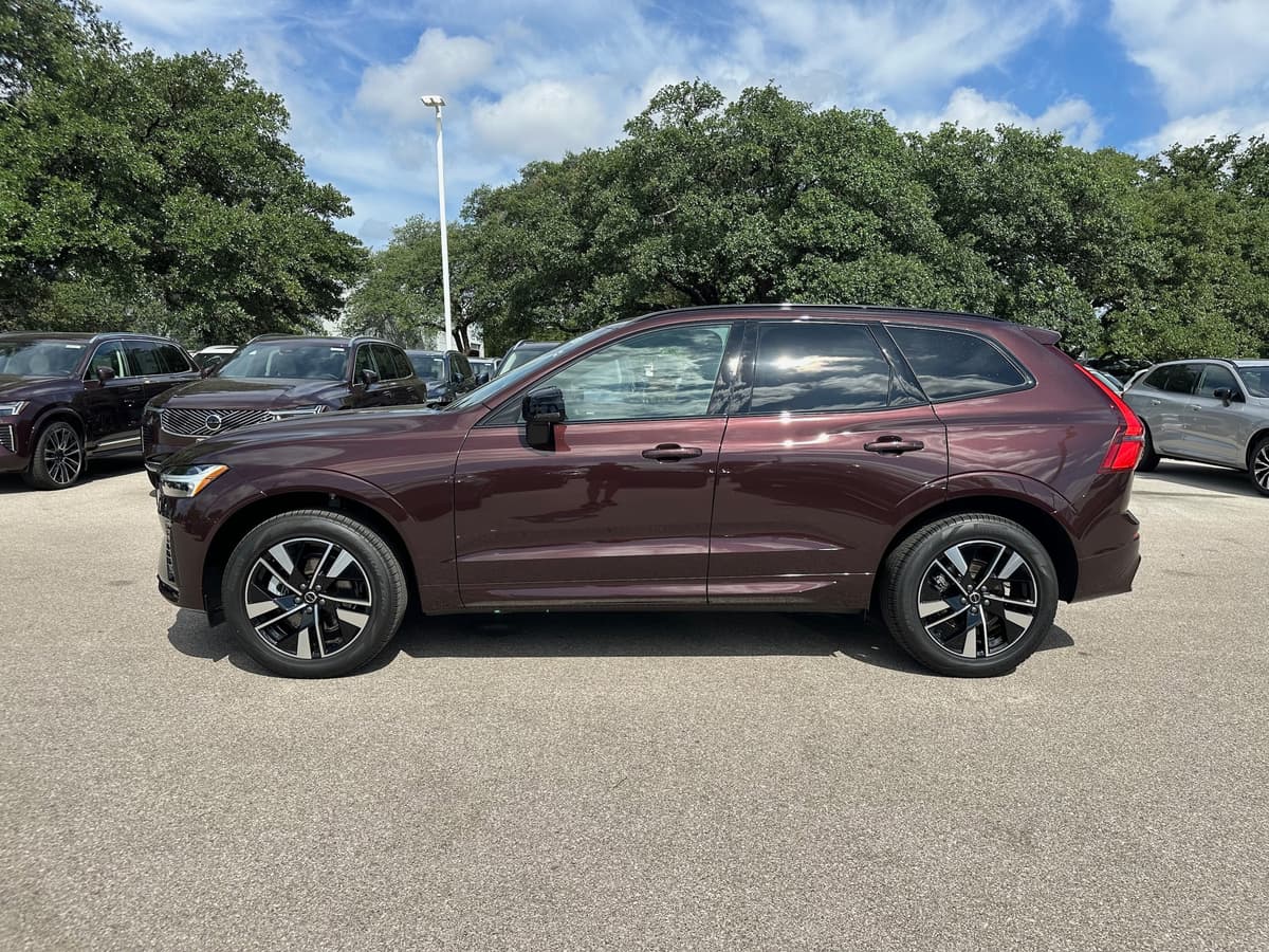 2026 Volvo XC60 - Image 3