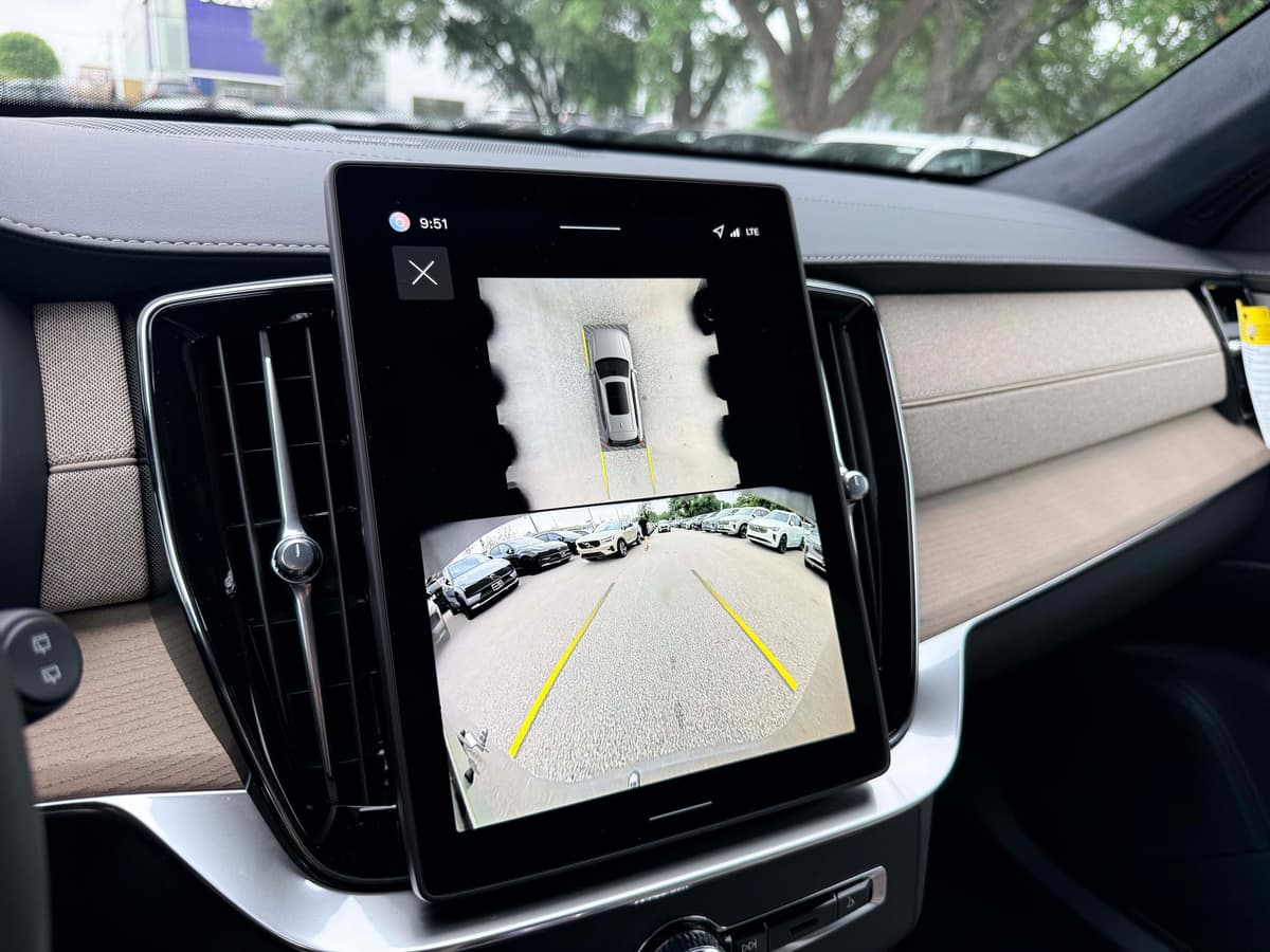 2026 Volvo XC90 plug-in hybrid - Image 22