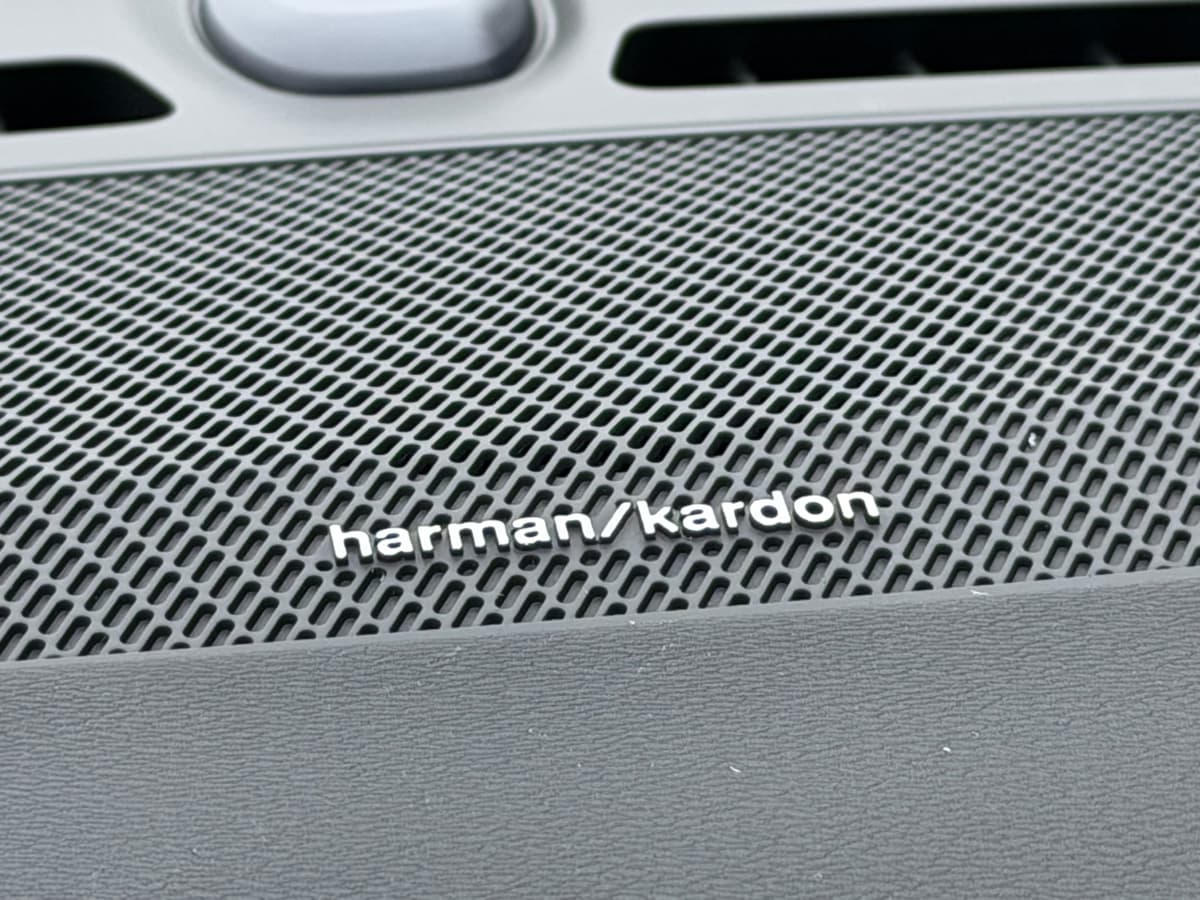 2026 Volvo XC40 - Image 14