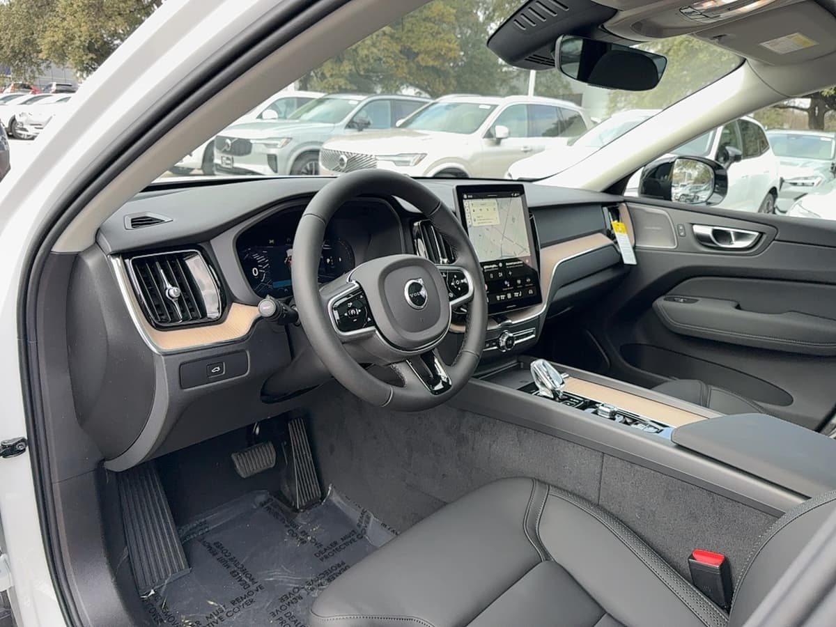 2026 Volvo XC60 - Image 11