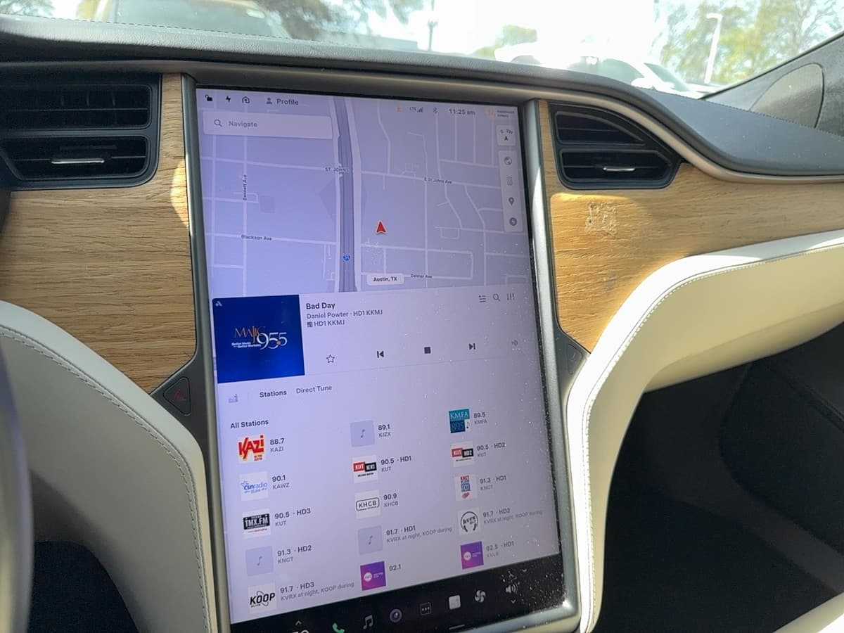 2020 Tesla Model S - Image 20