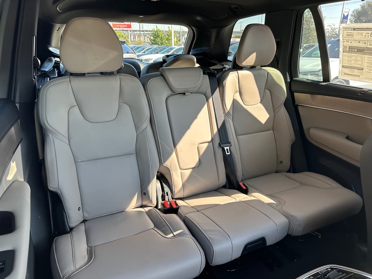 2026 Volvo XC90 - Image 10