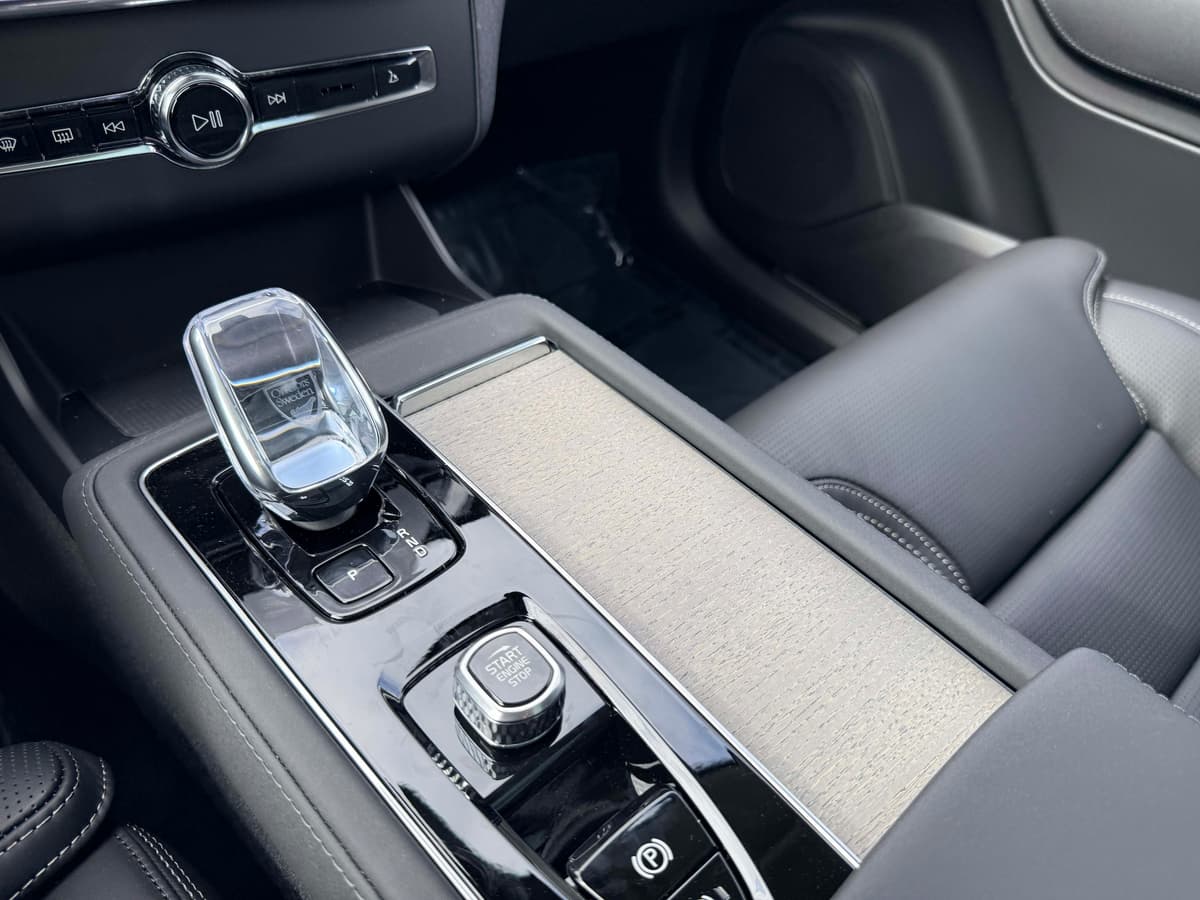 2026 Volvo XC90 - Image 25