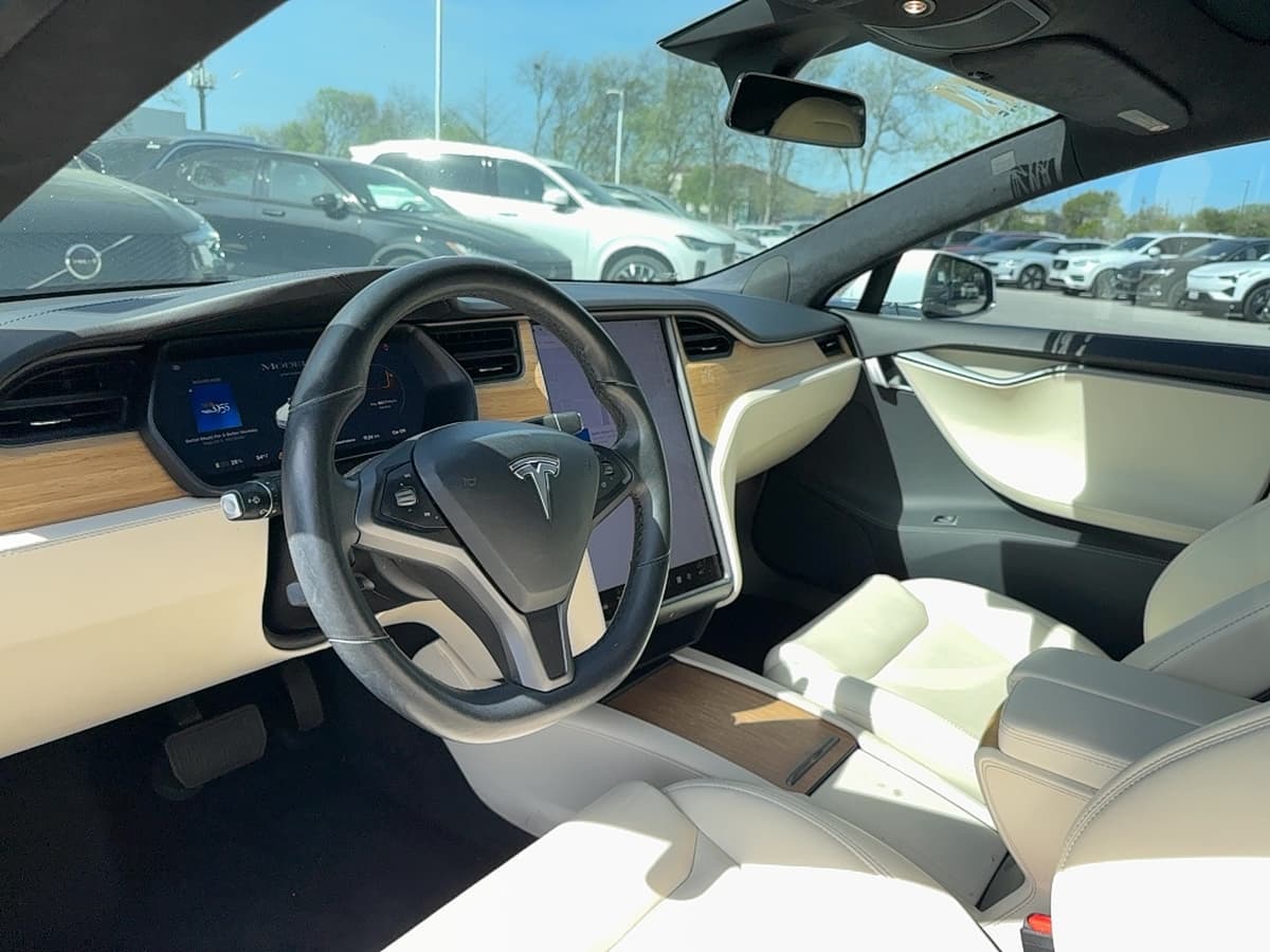 2020 Tesla Model S - Image 12