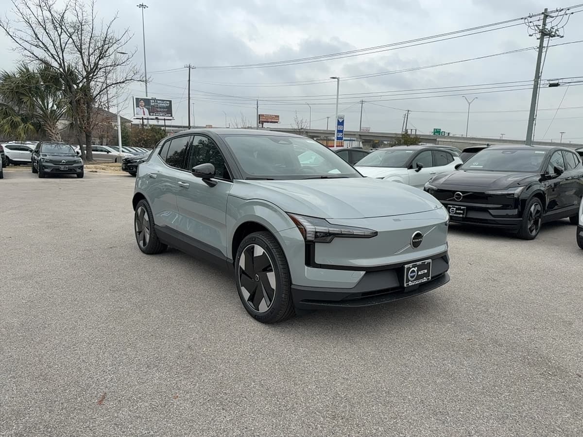 2026 Volvo EX30 - Image 7