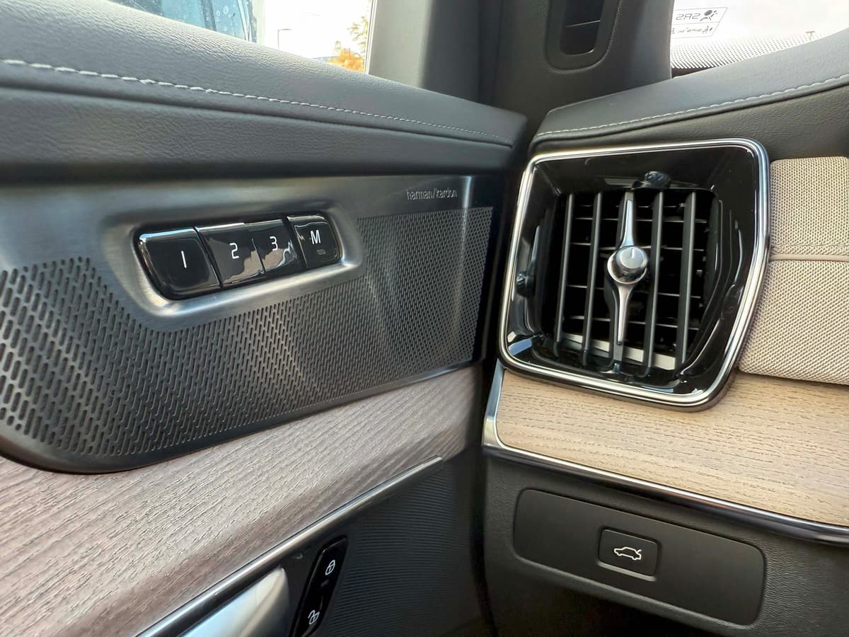 2026 Volvo XC90 - Image 20