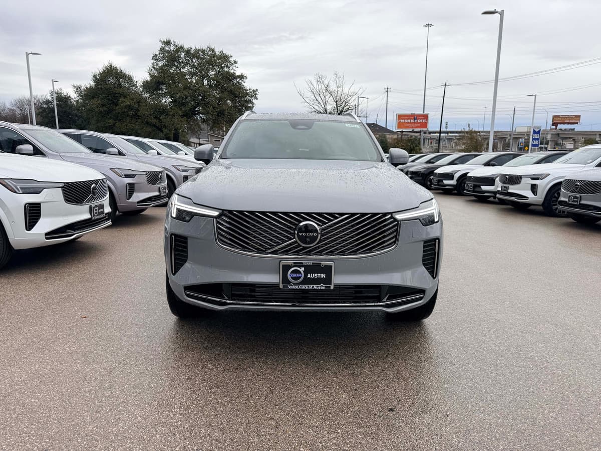 2026 Volvo XC90 plug-in hybrid - Image 8