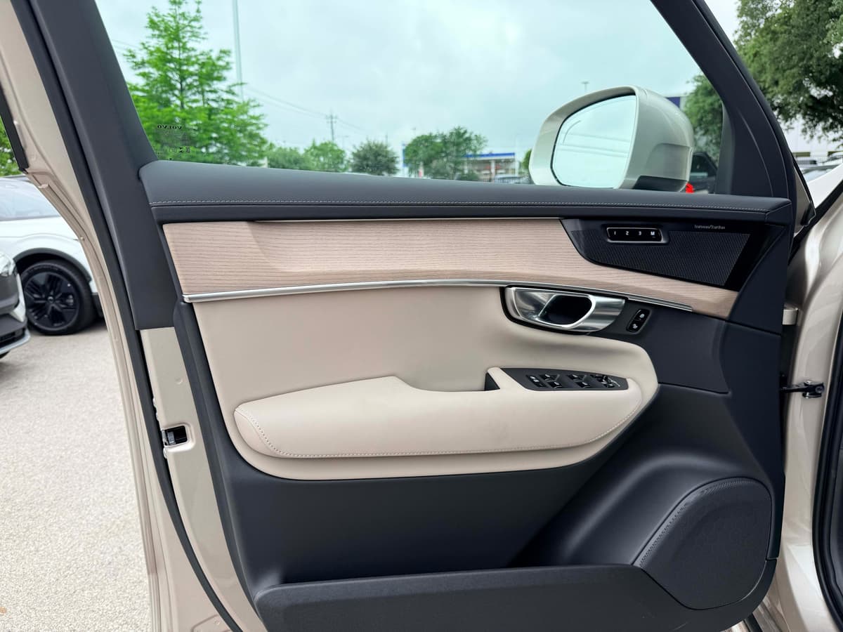 2026 Volvo XC90 plug-in hybrid - Image 9