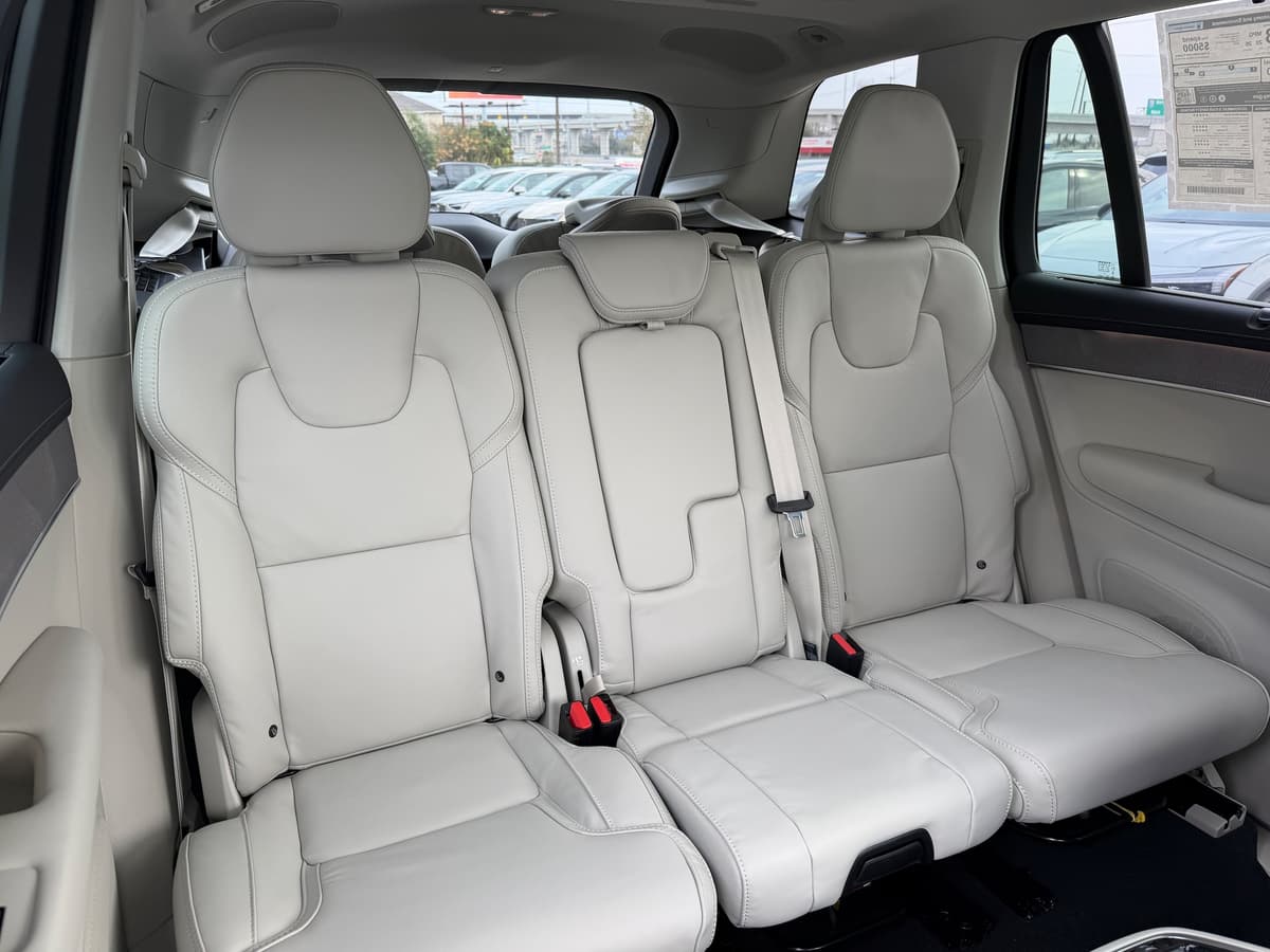 2026 Volvo XC90 - Image 10