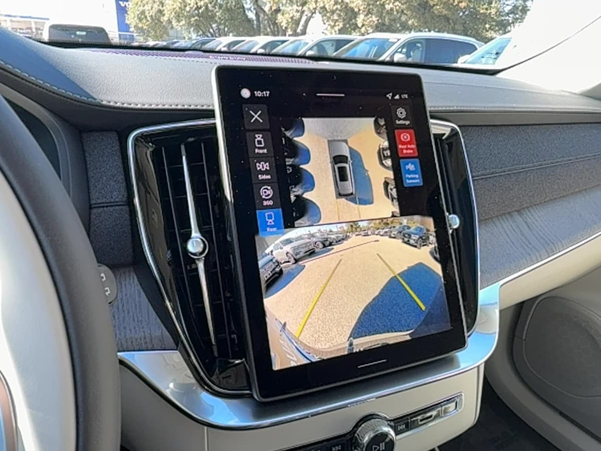 2026 Volvo XC90 - Image 23