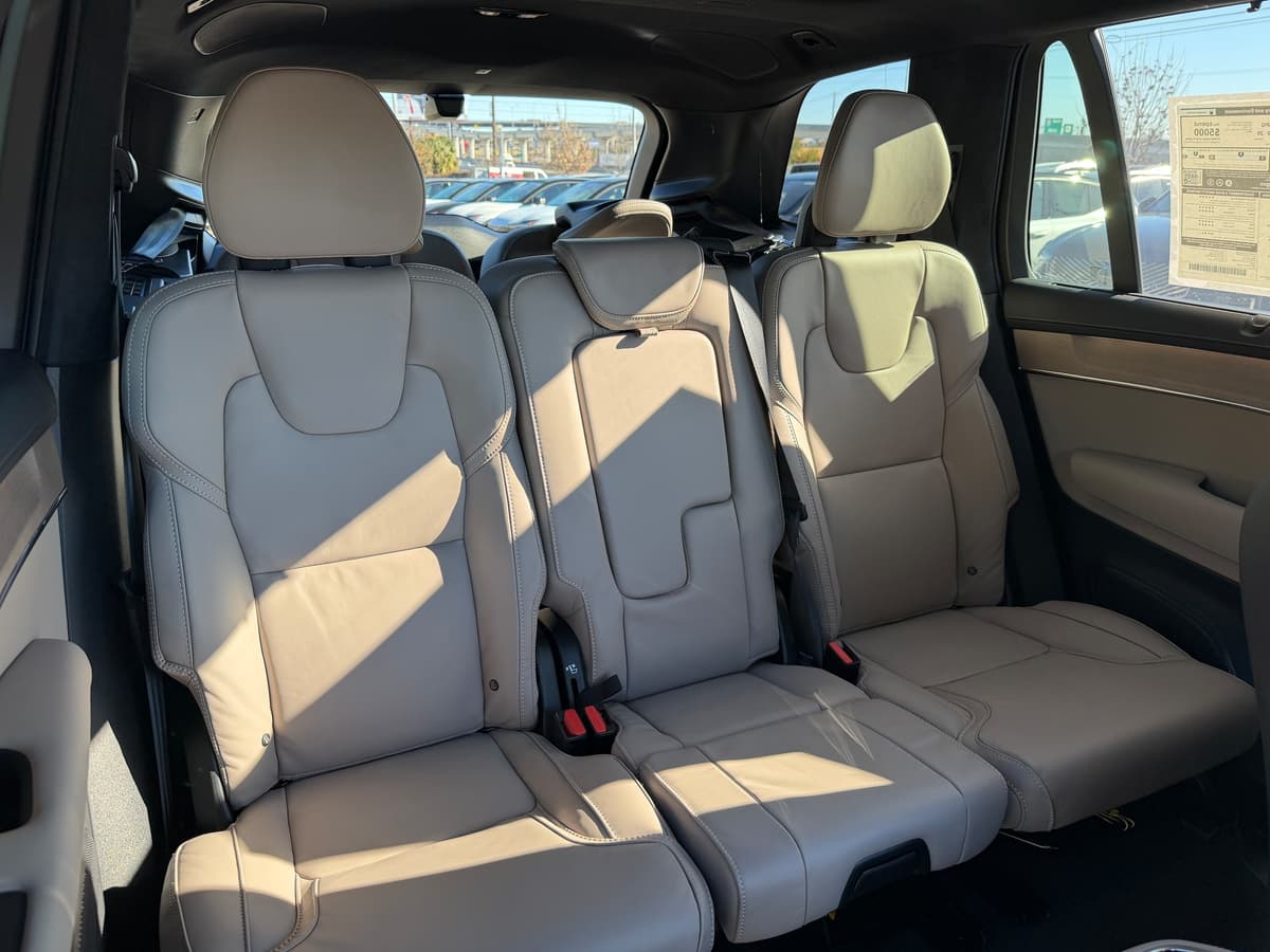 2026 Volvo XC90 - Image 10