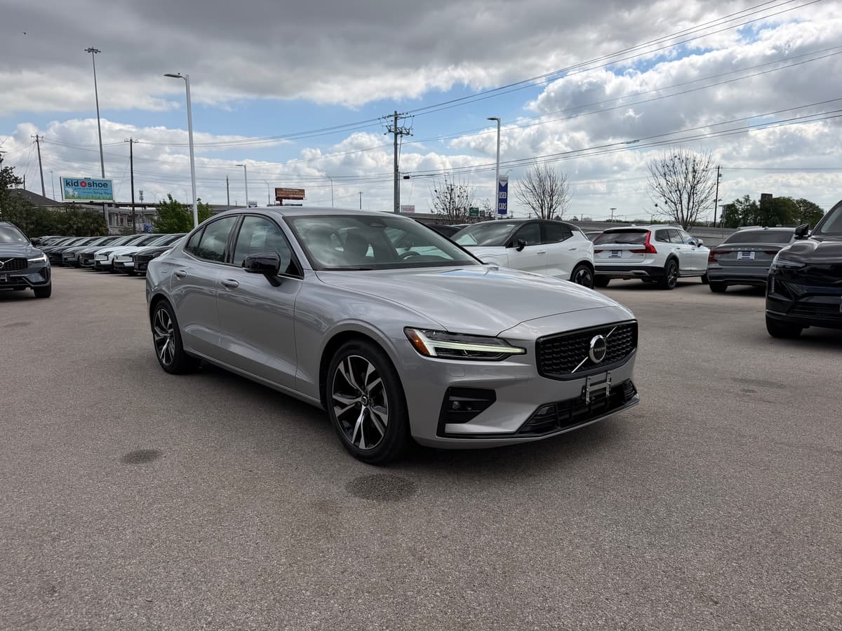 2025 Volvo S60 - Image 7